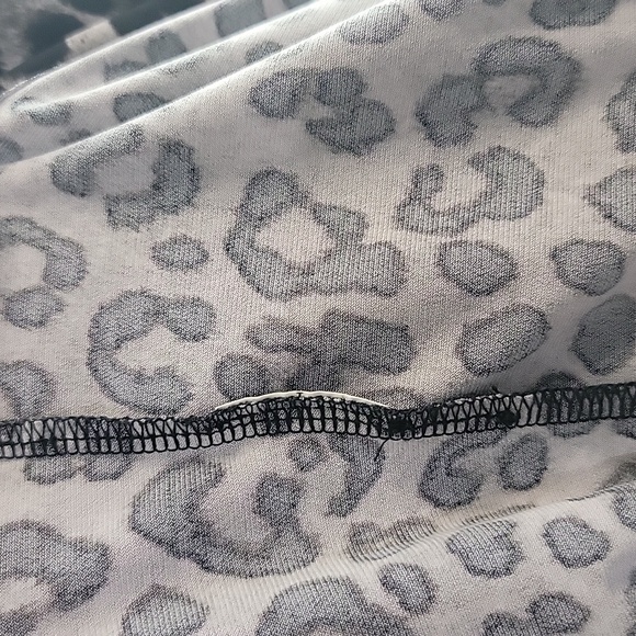 MICHAEL KORS 2X ANIMAL PRINT BELL SLEEVE BLOUSE - Picture 9 of 11